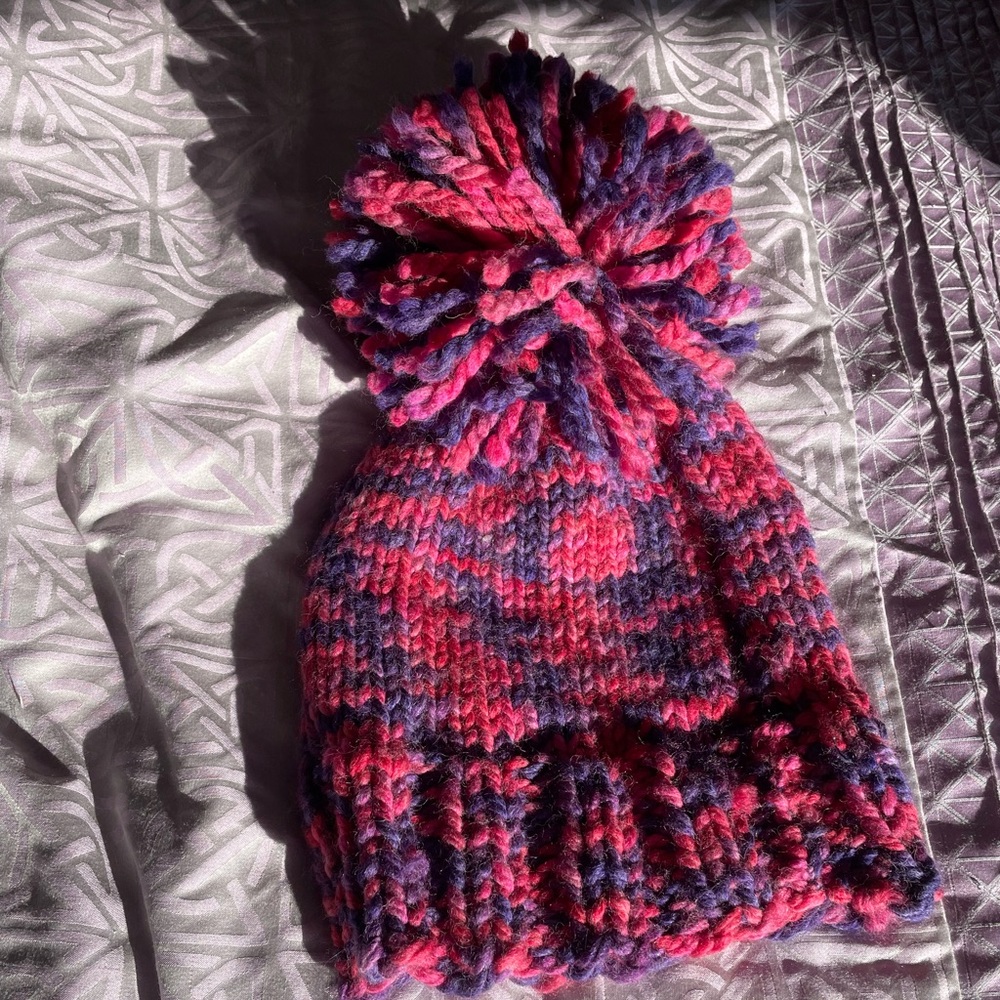 Hand knit toque